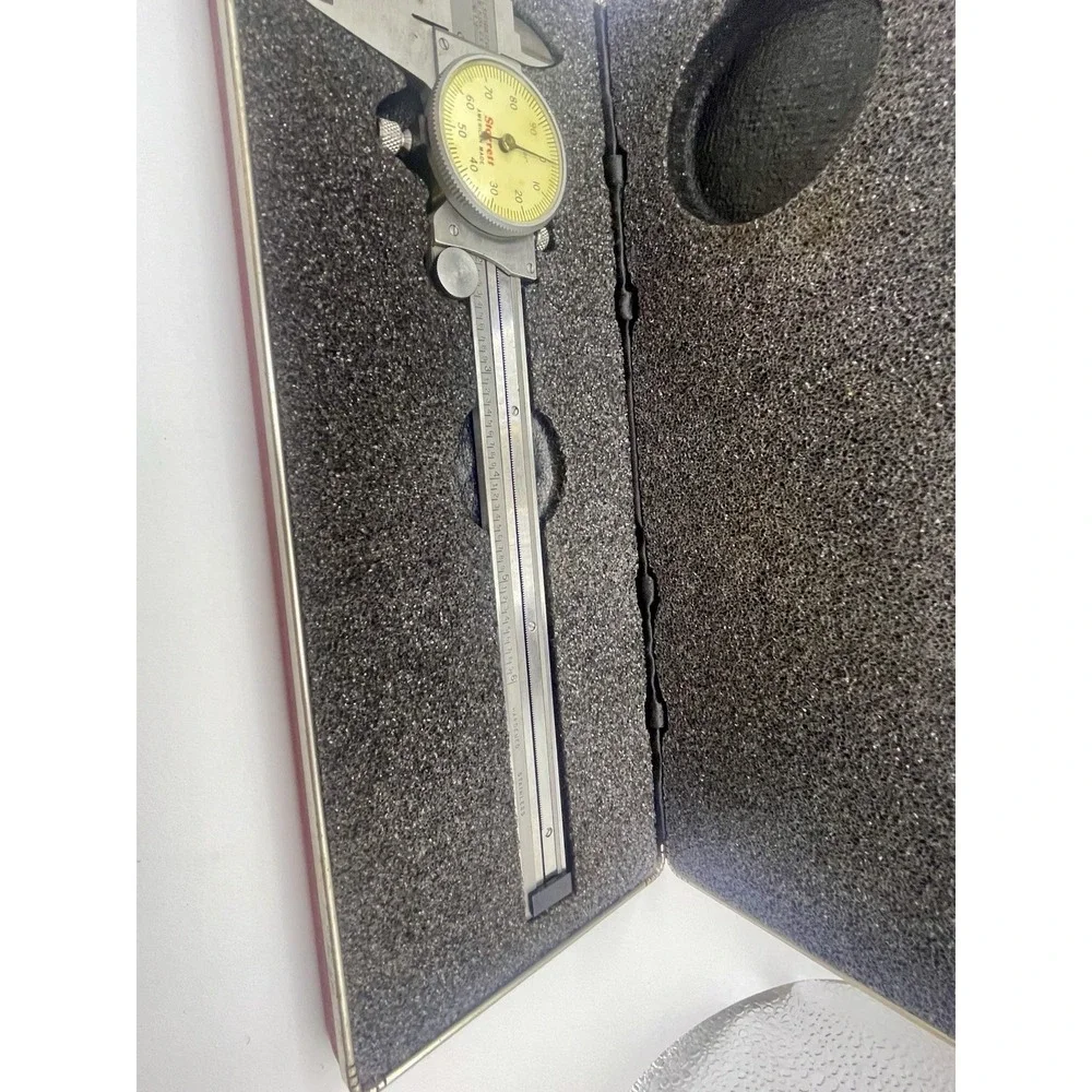 L.S. Starter NO. 120 Dial Caliper 0-6